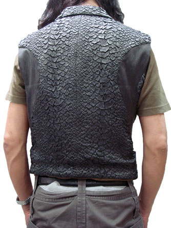 ヤスユキイシイ161408ブラックパイソン柄ベスト