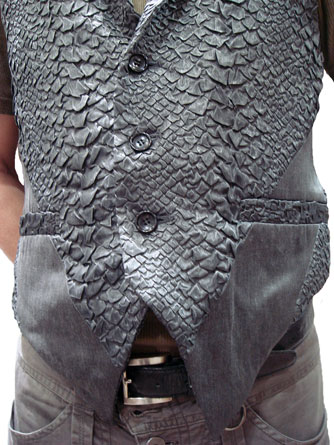 ヤスユキイシイ161408ブラックパイソン柄ベスト