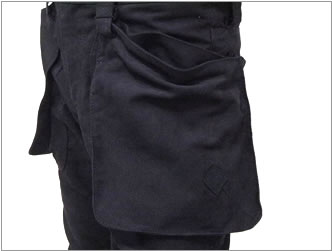 yasuyukiishii123203ブラックパンツ