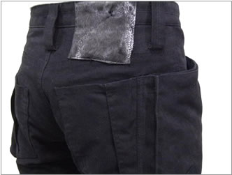 yasuyukiishii123203ブラックパンツ